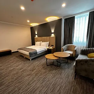 فندق Home Plus Hotel ***